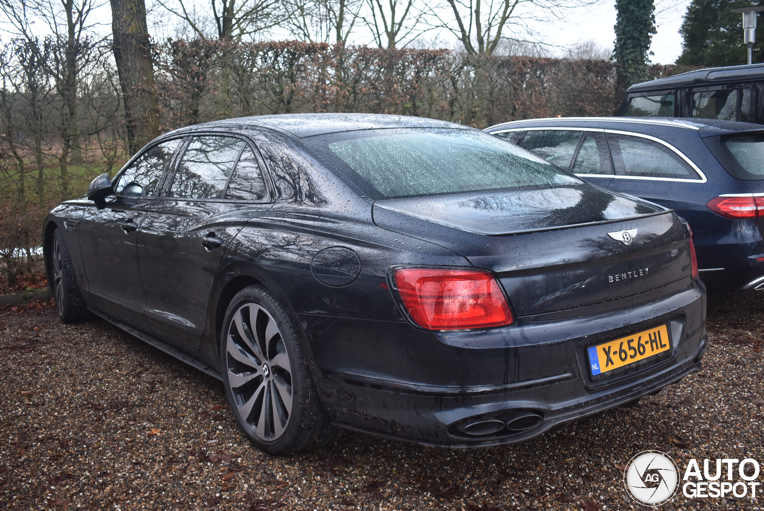 Bentley Flying Spur Hybrid Azure