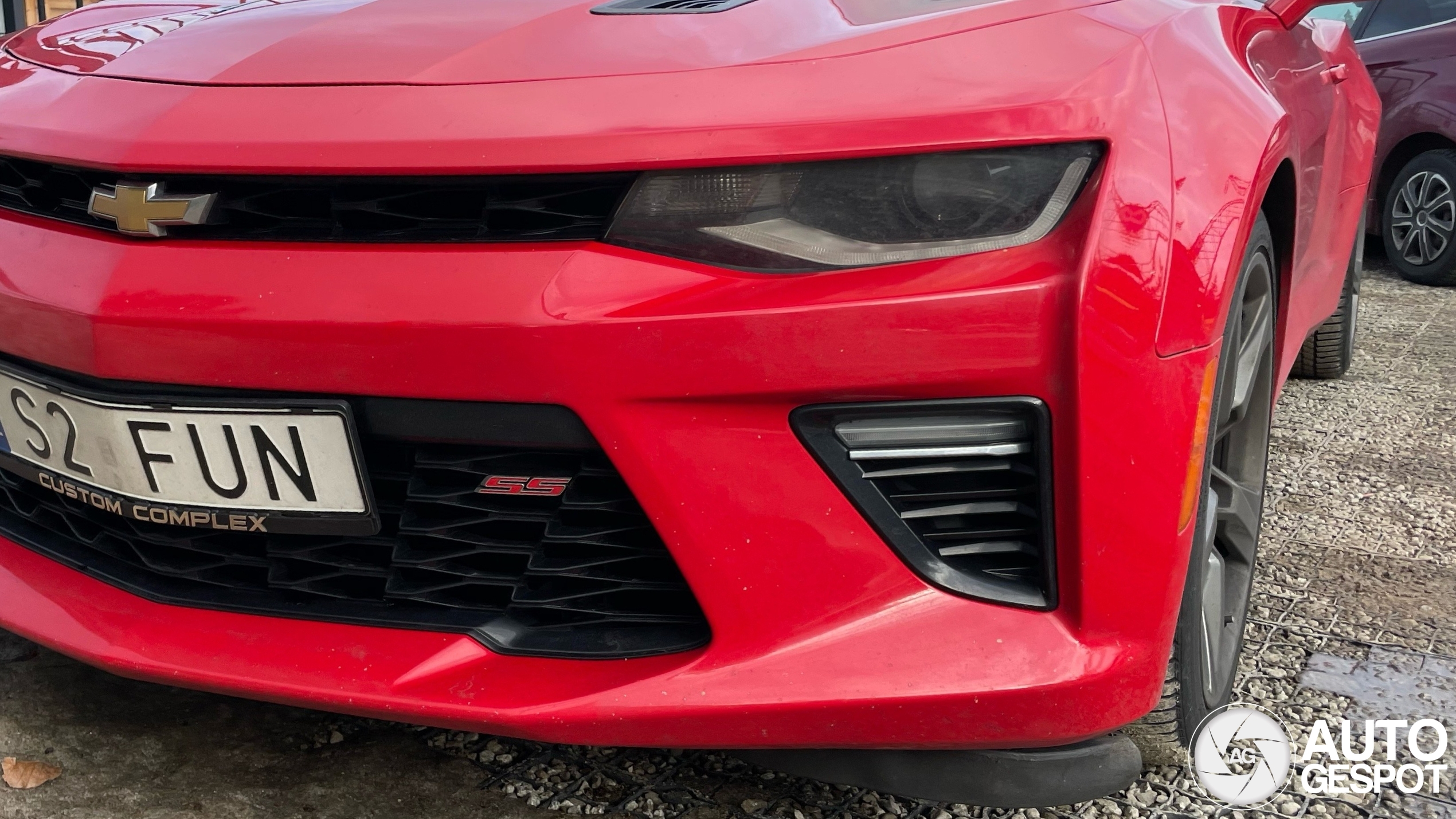 Calcomanías Rojas "Camaro SS/LT1 6.2L" Para Cubierta Del Rail De Combustible - Chevrolet Camaro 2016-2024