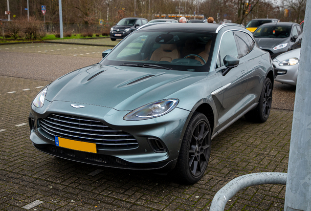 Aston Martin DBX