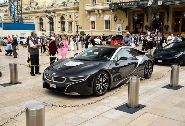 BMW i8