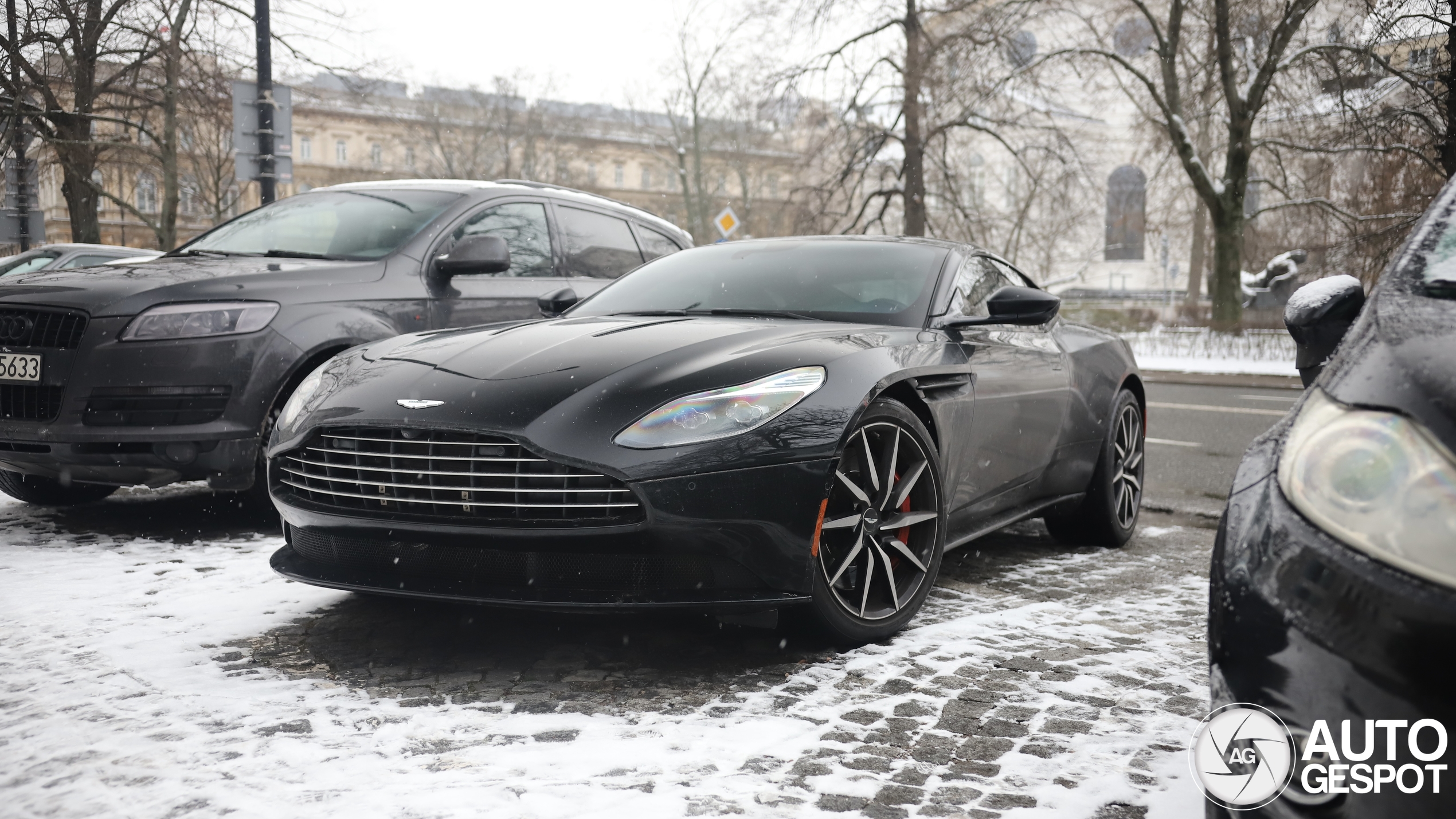 Aston Martin DB11