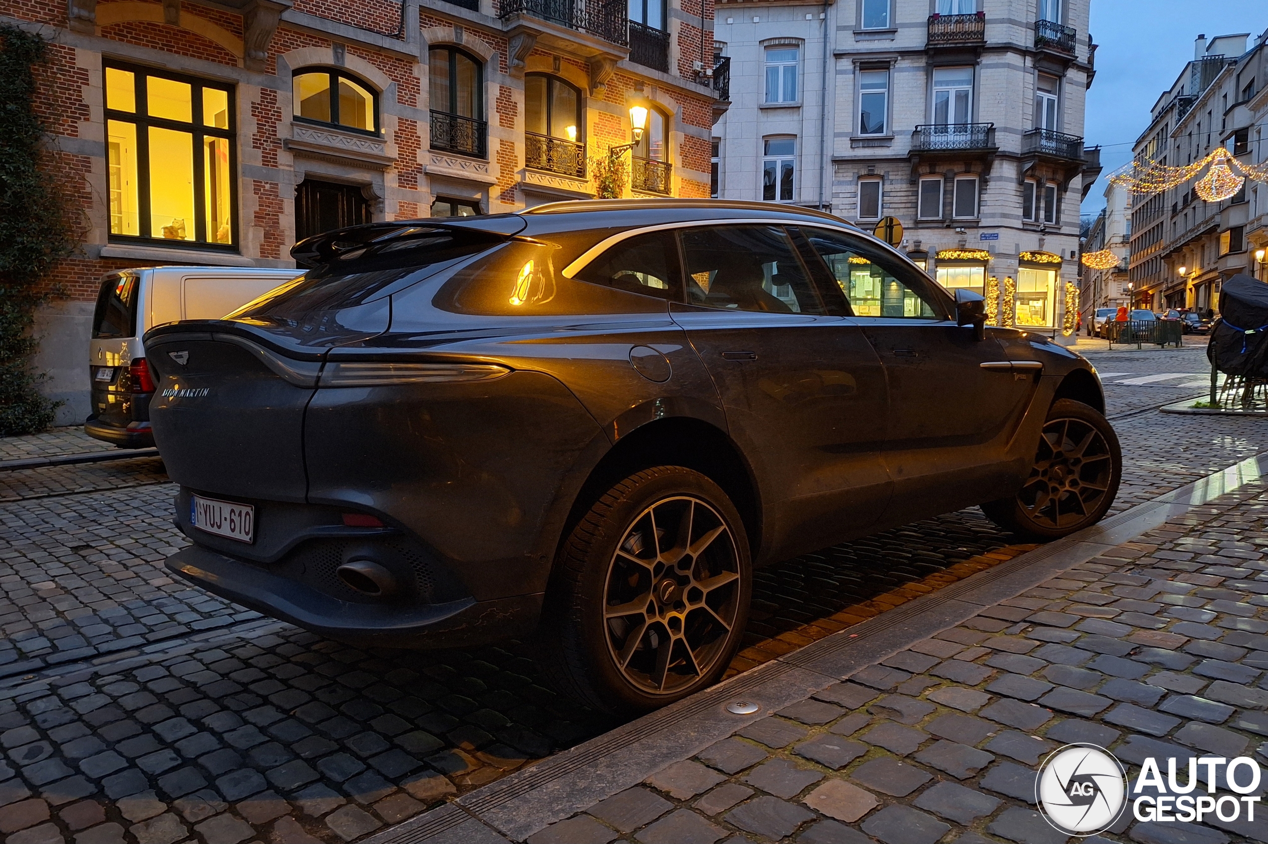 Aston Martin DBX