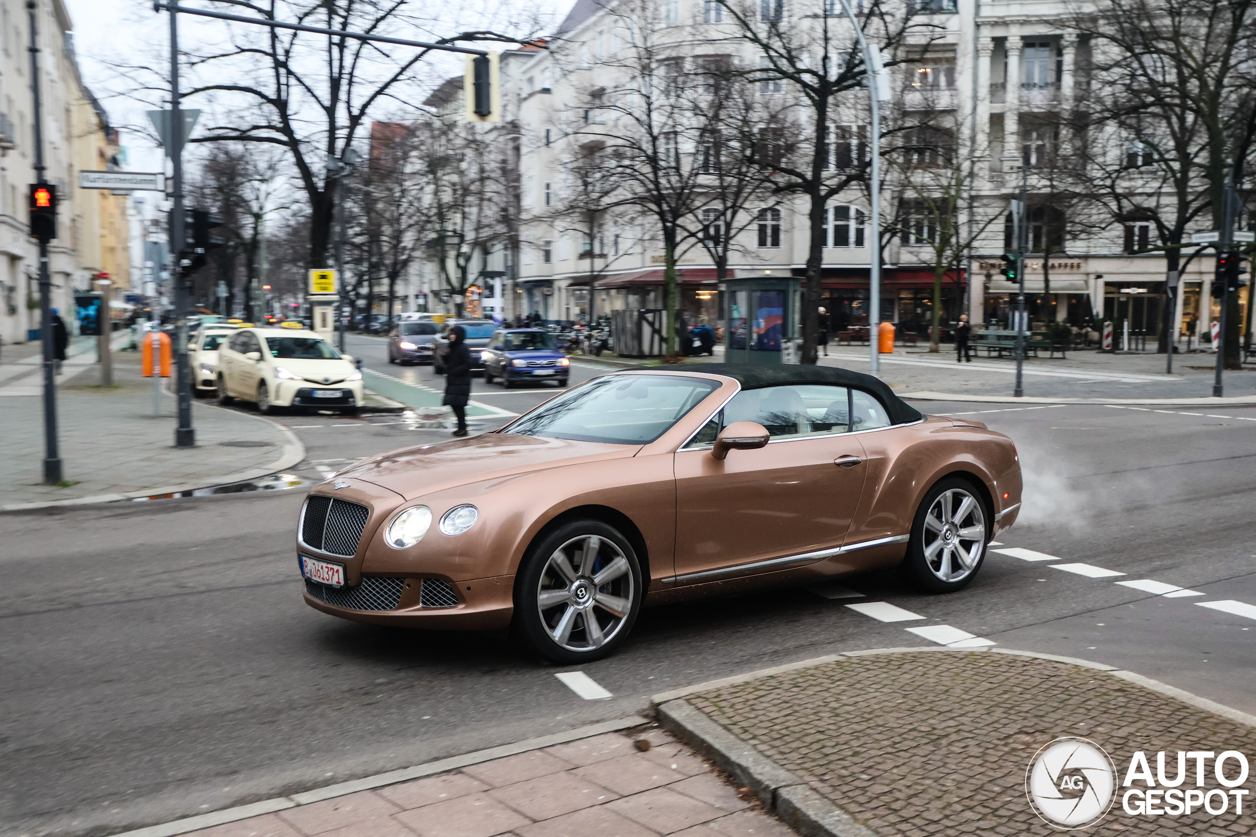 Bentley Continental GTC 2012