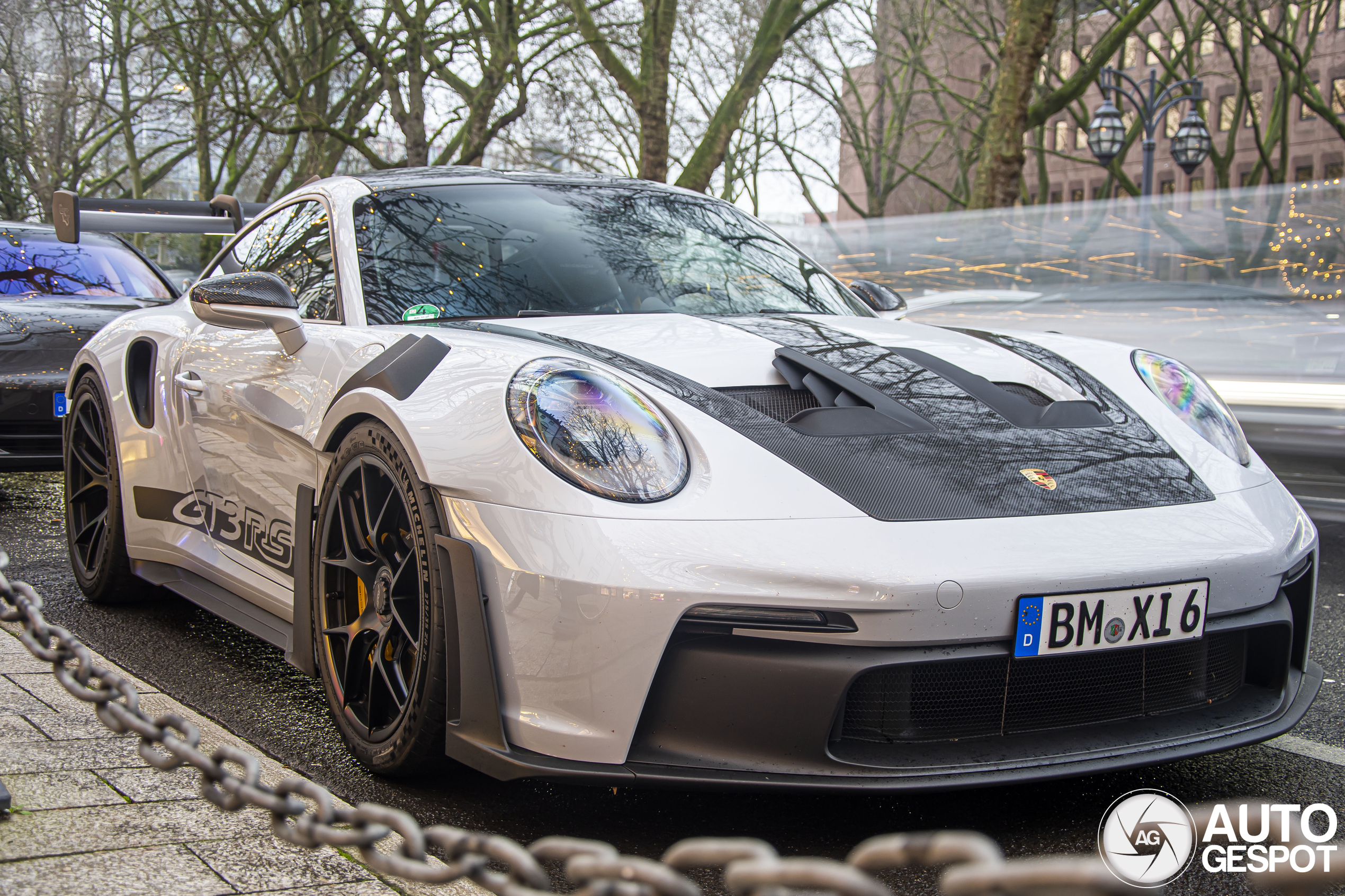 Porsche 992 GT3 RS Weissach Package