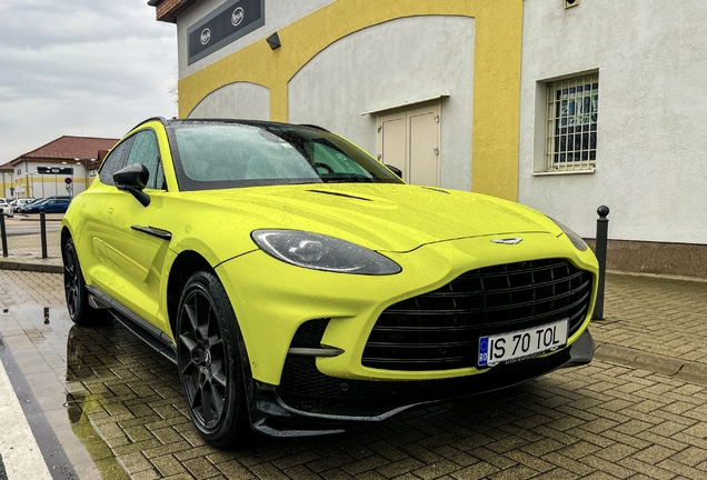 Aston Martin DBX707