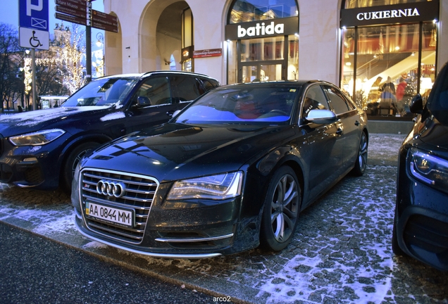 Audi S8 D4