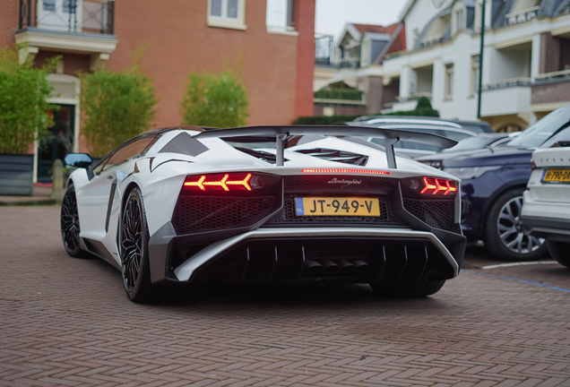 Lamborghini Aventador LP750-4 SuperVeloce Roadster