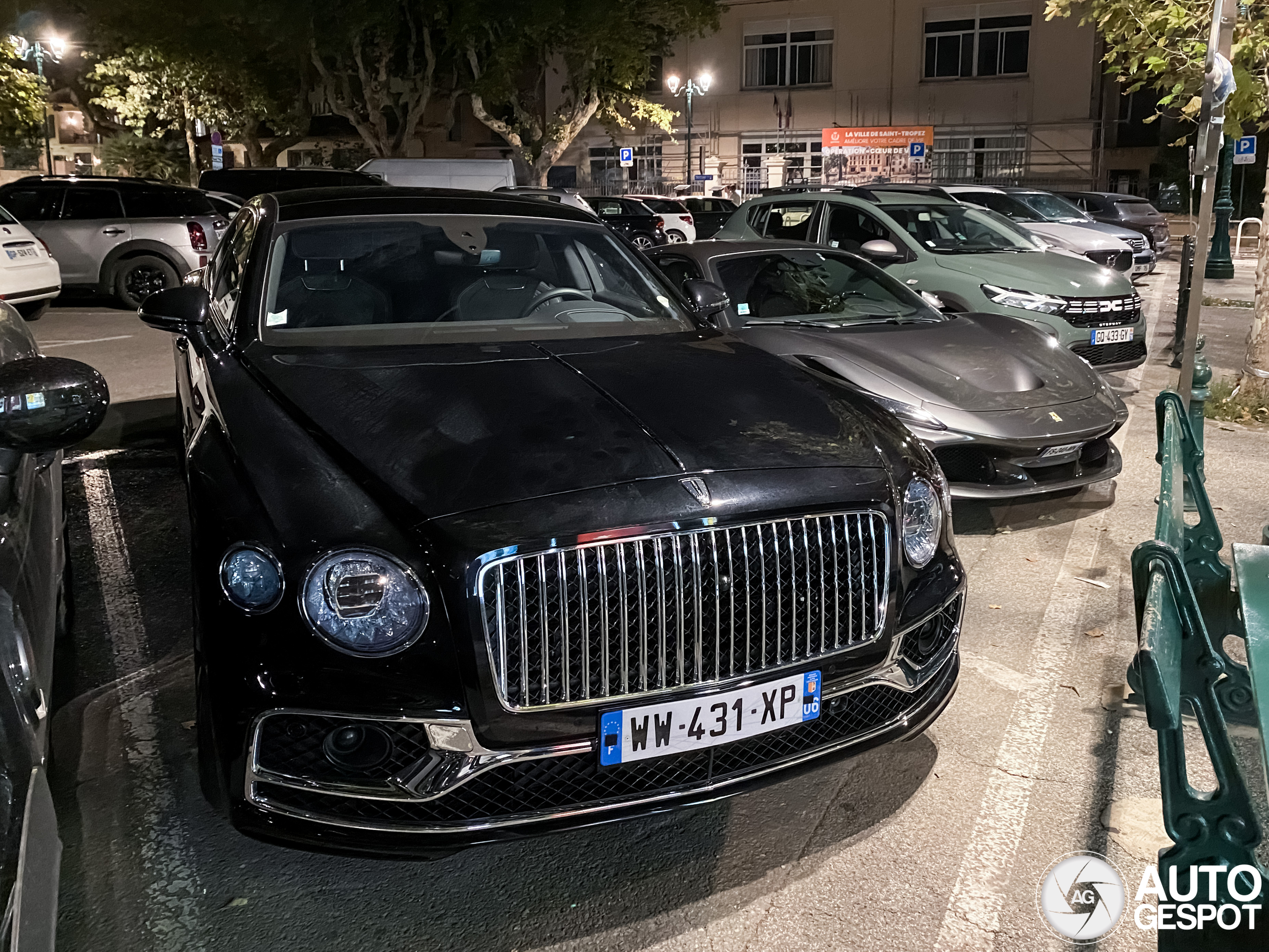 Bentley Flying Spur Hybrid