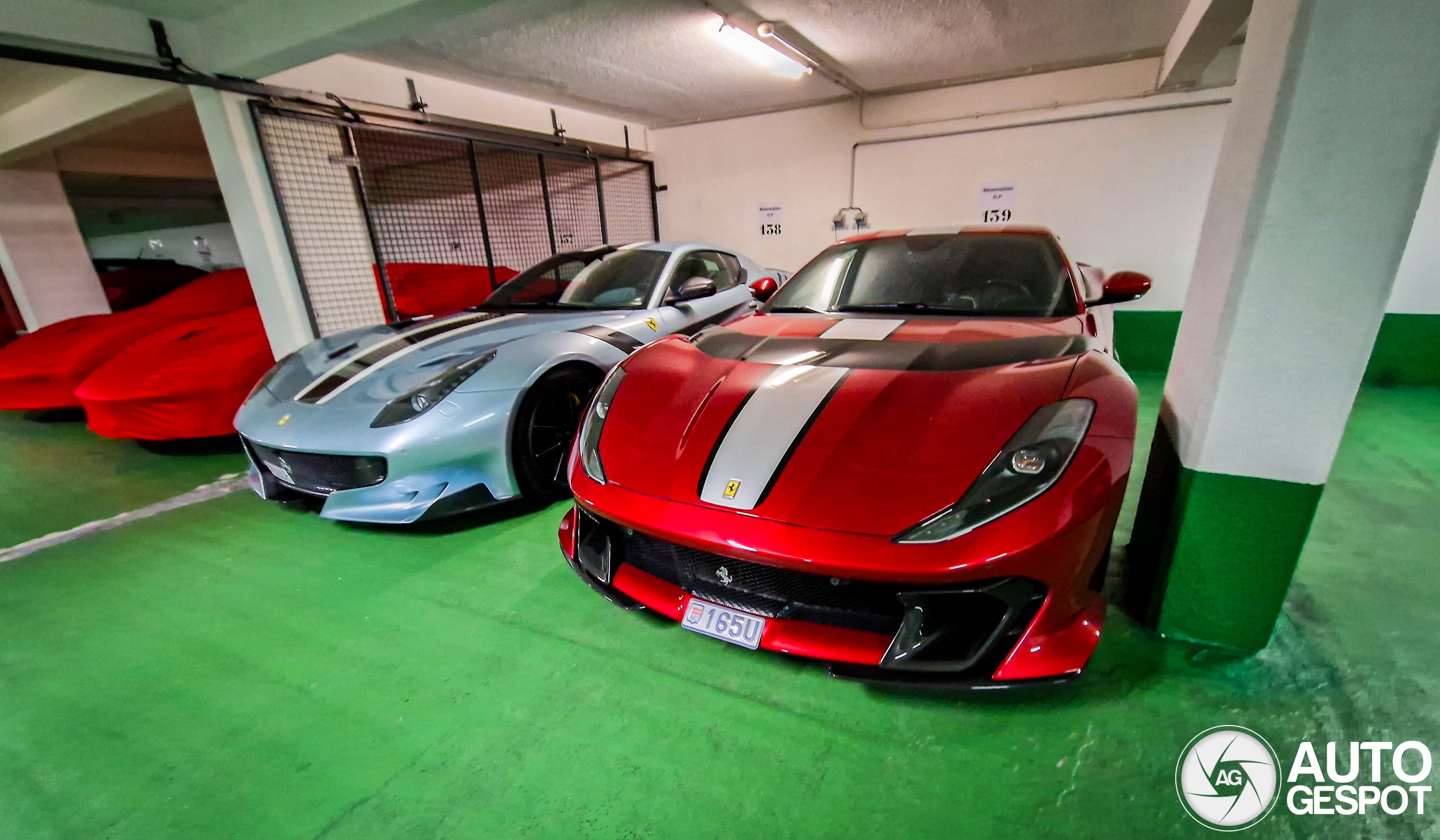 Kiezen maar: Ferrari F12tdf of 812 Competizione