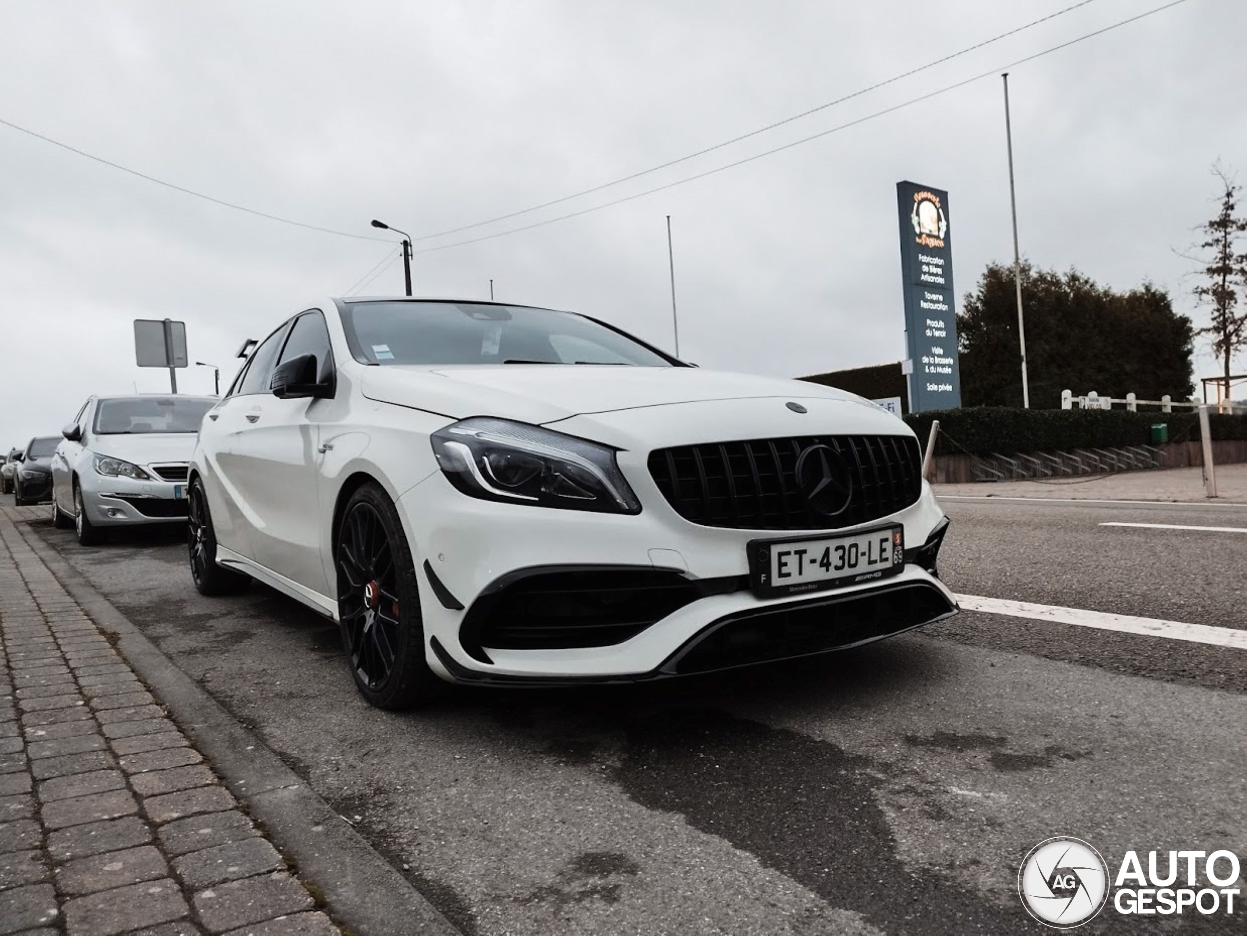 Mercedes-AMG A 45 W176 2015