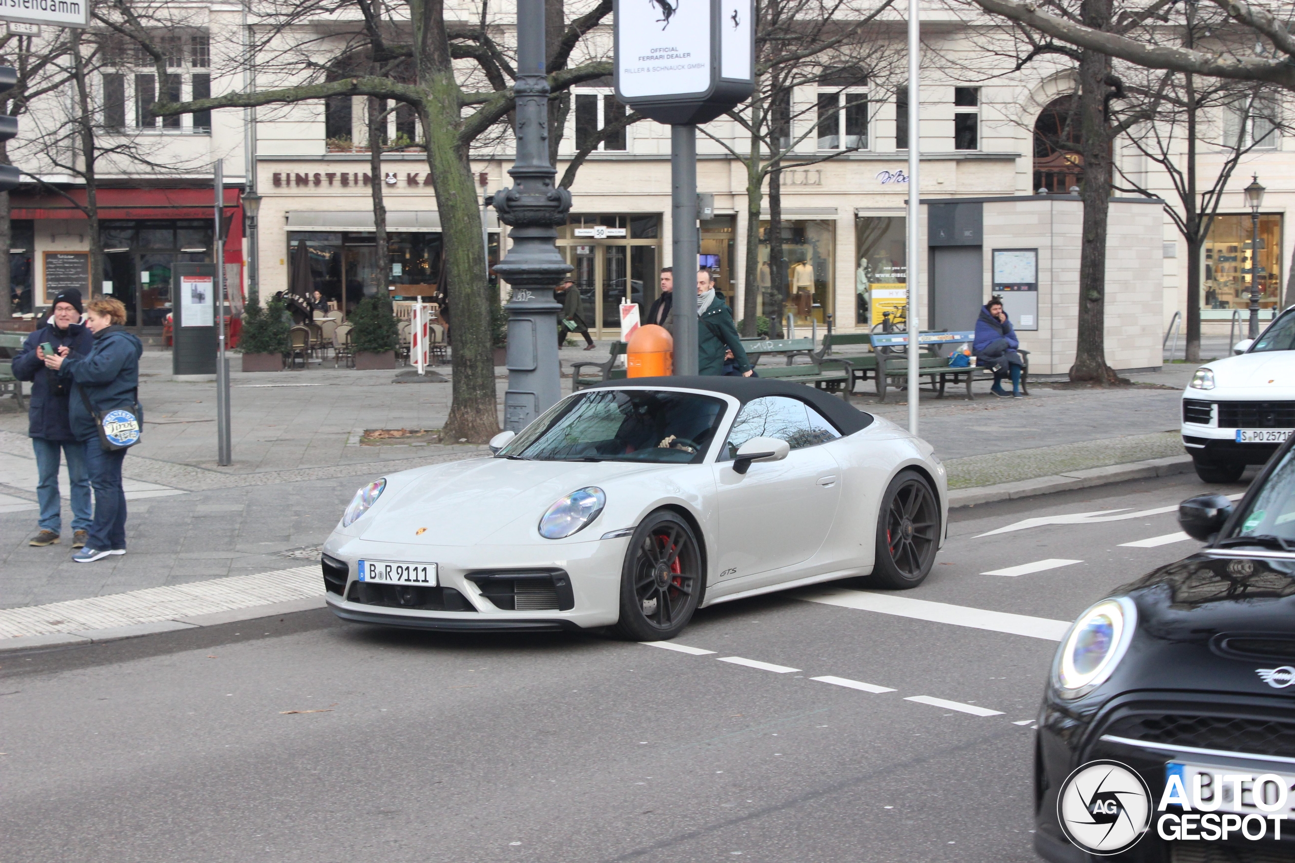 Porsche 992 Carrera 4 GTS Cabriolet