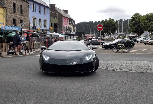 Lamborghini Aventador S LP740-4