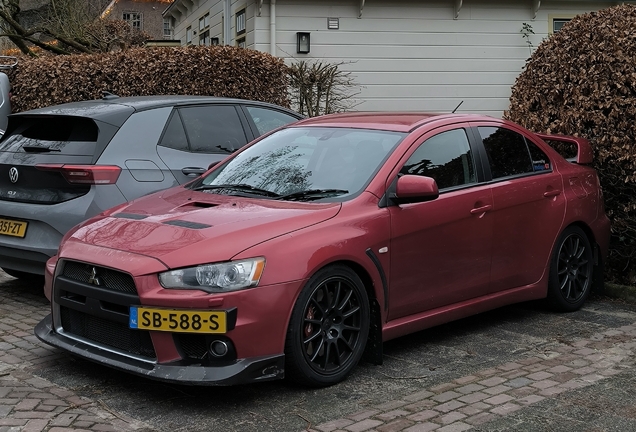 Mitsubishi Lancer Evolution X GSR FQ-300