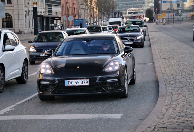 Porsche 971 Panamera Turbo