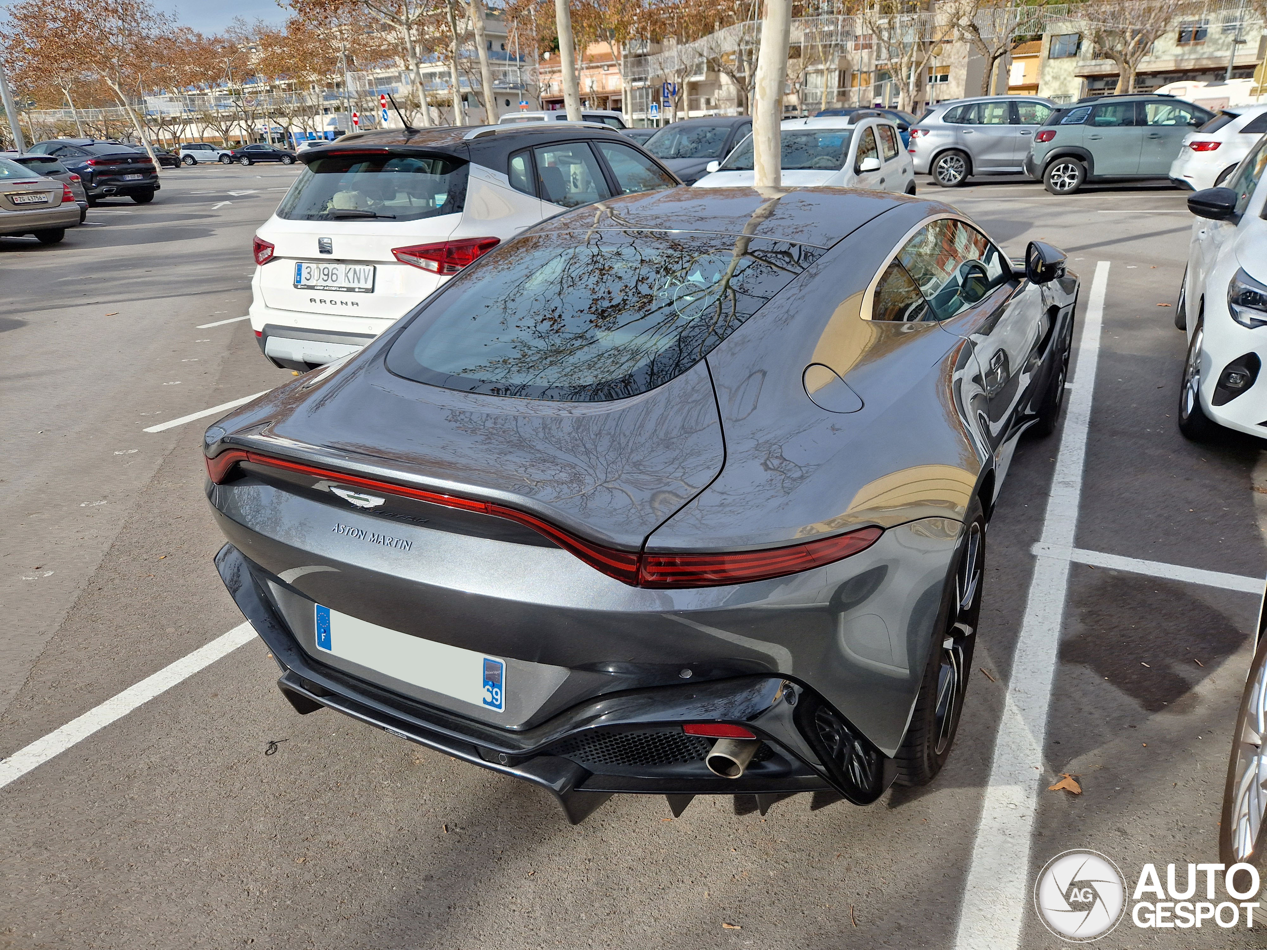 Aston Martin V8 Vantage 2018