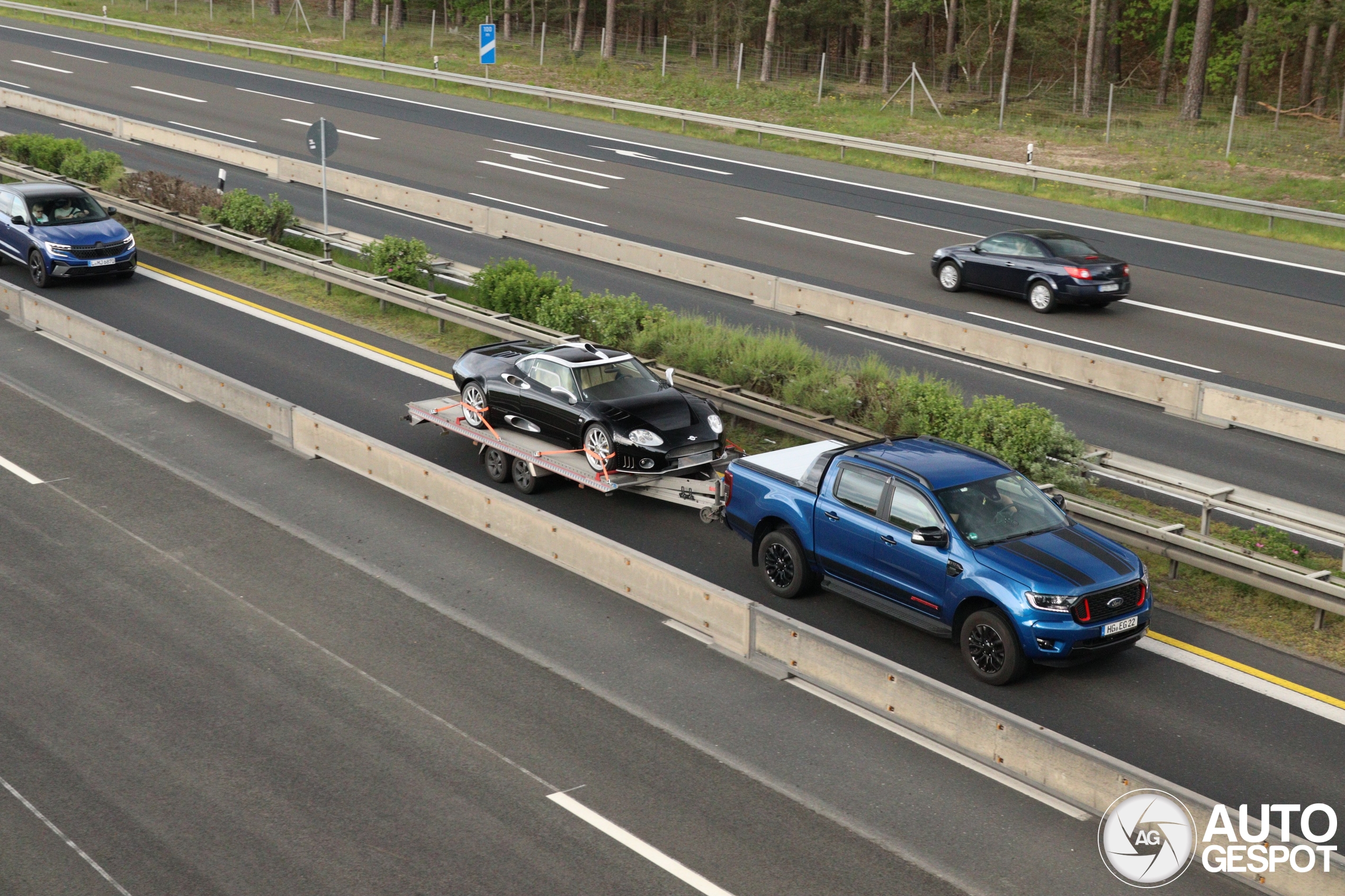 Spyker C8 Double 12S is primeur op de Duitse Autobahn