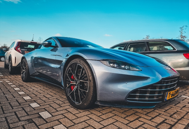 Aston Martin V8 Vantage Roadster 2020