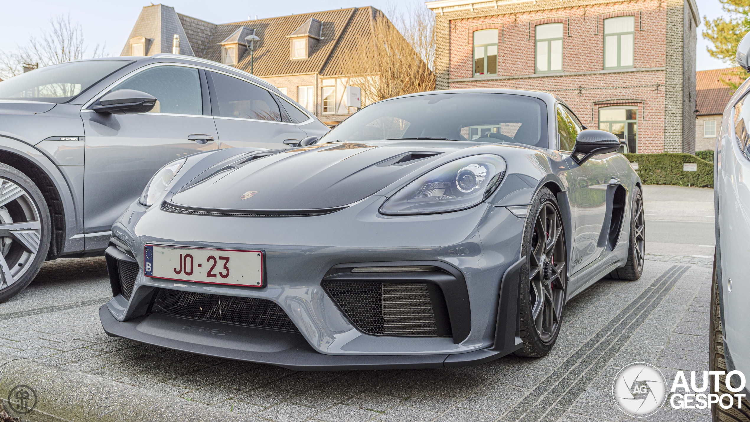 Porsche 718 Cayman GT4 RS Weissach Package