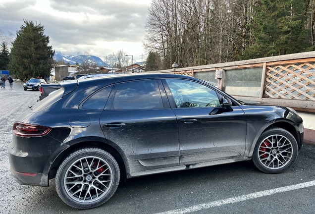 Porsche 95B Macan Turbo