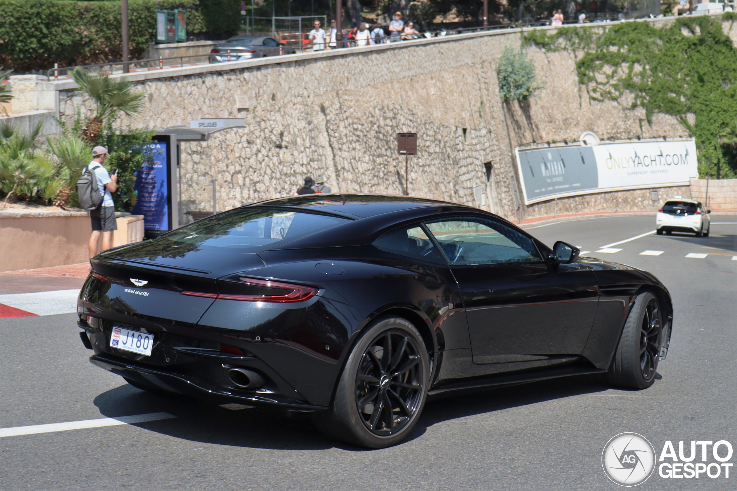 Aston Martin DB11 AMR