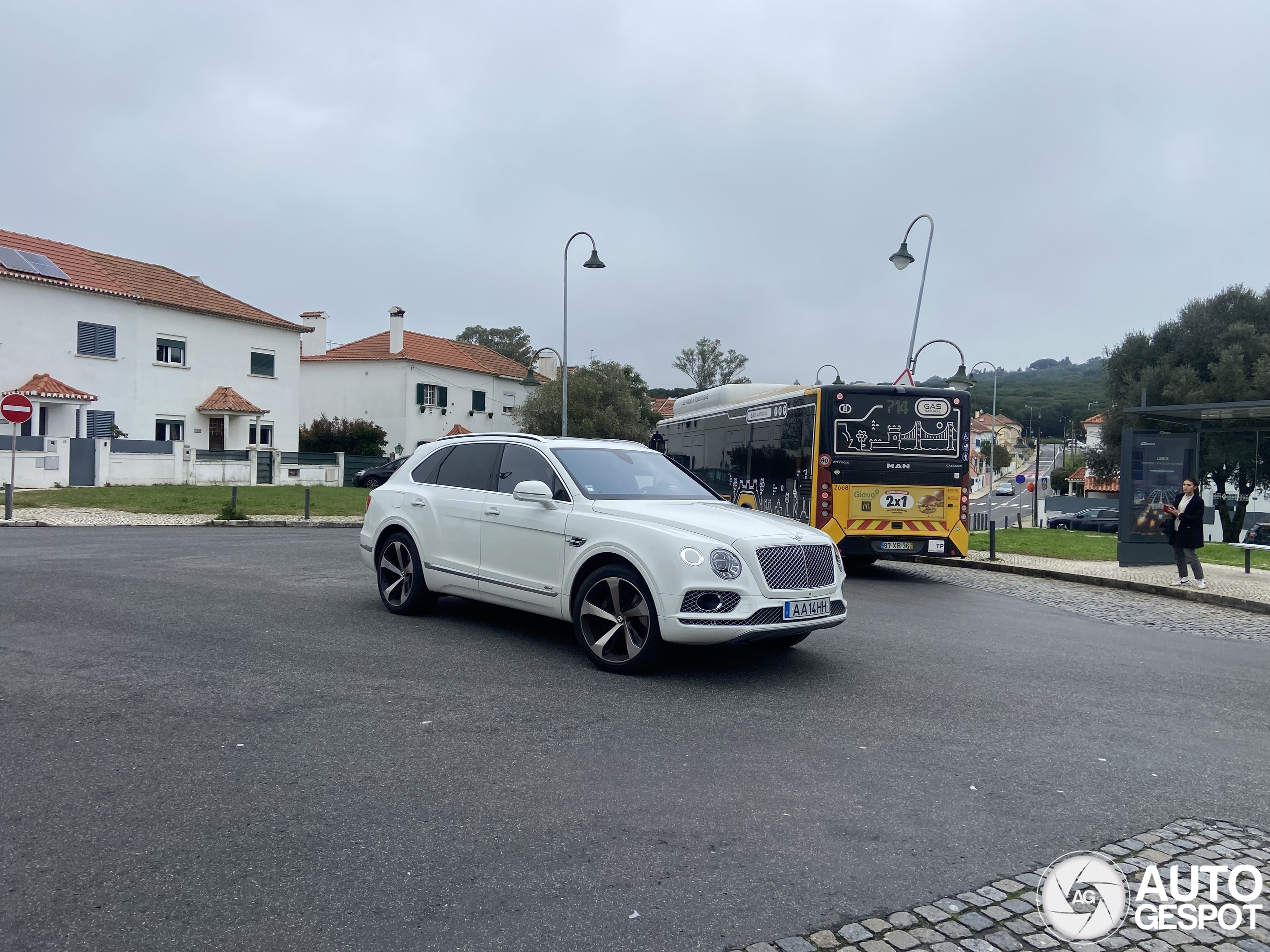 Bentley Bentayga Hybrid