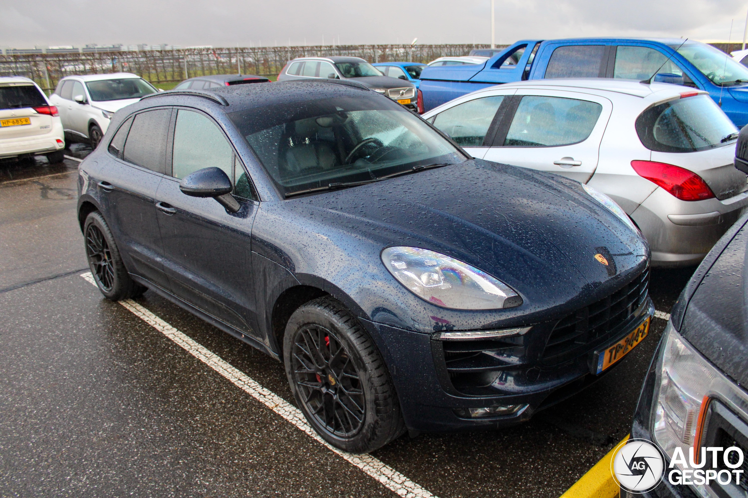 Porsche 95B Macan GTS