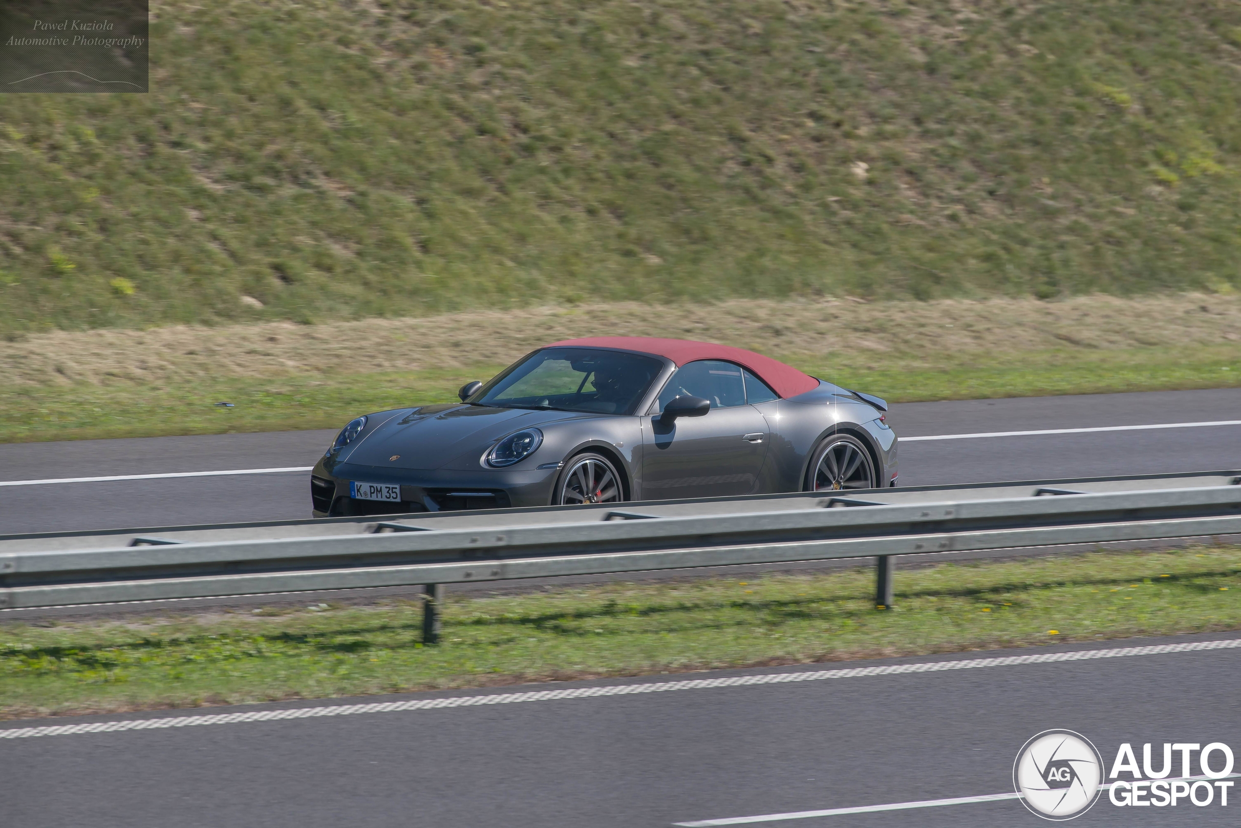 Porsche 992 Carrera 4S Cabriolet