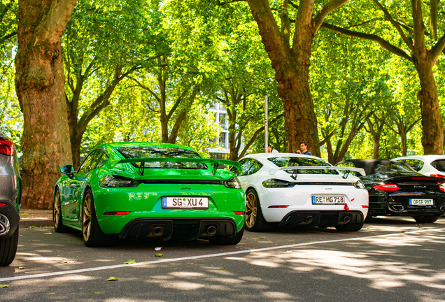 Porsche 718 Cayman GT4