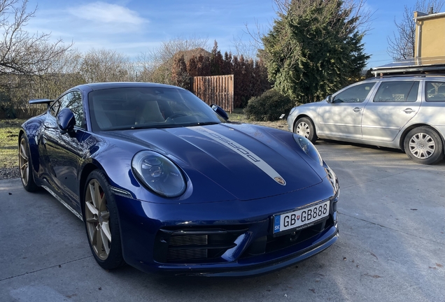 Porsche 992 Carrera 4S