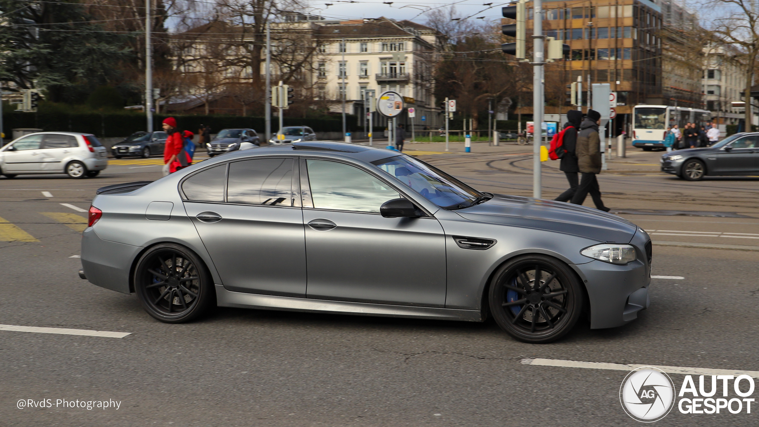 BMW M5 F10 2011