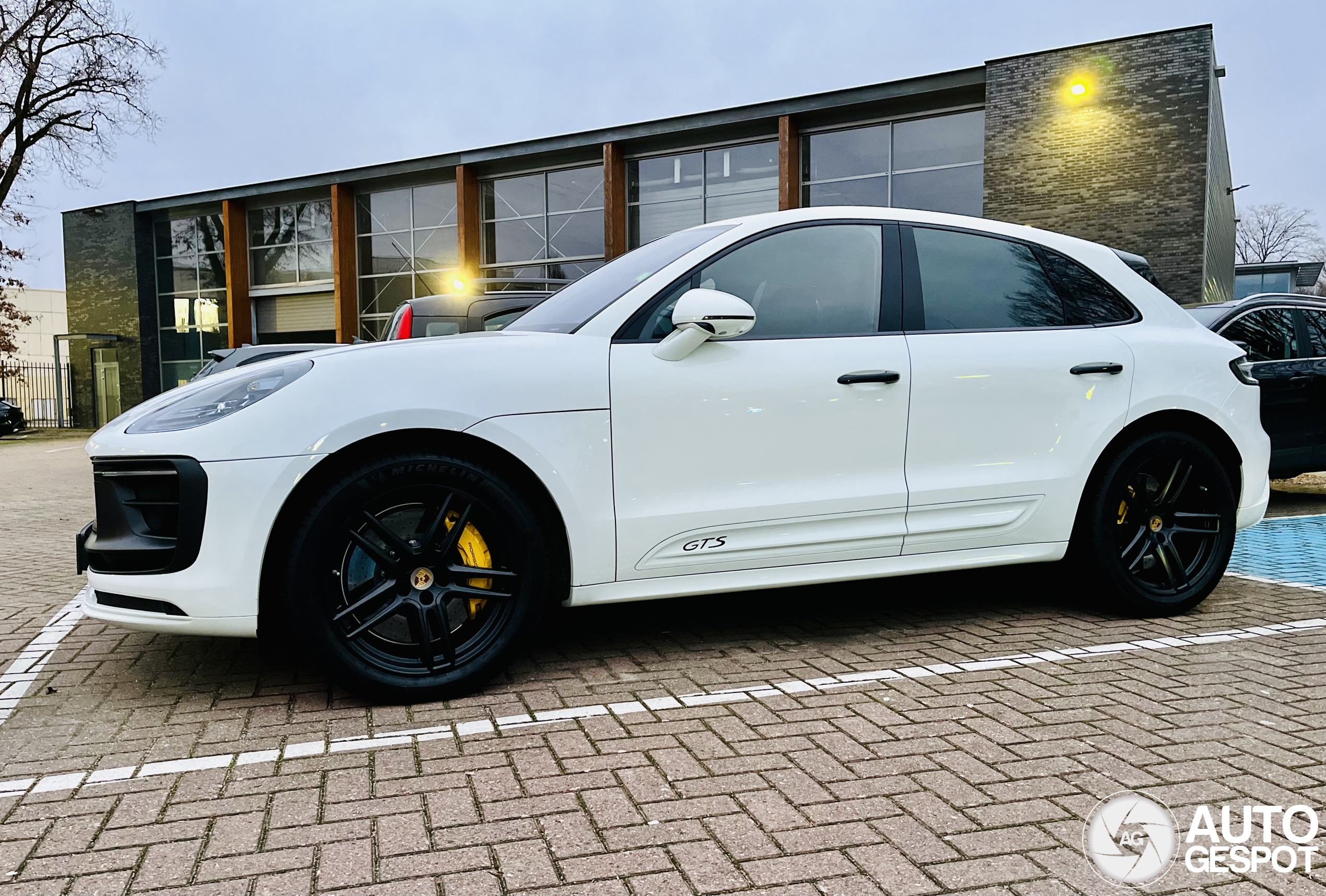 Porsche 95B Macan GTS MkIII