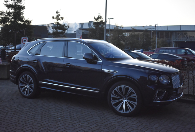 Bentley Bentayga Hybrid 2021