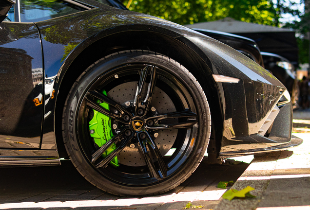 Lamborghini Huracán LP610-2 EVO RWD Spyder