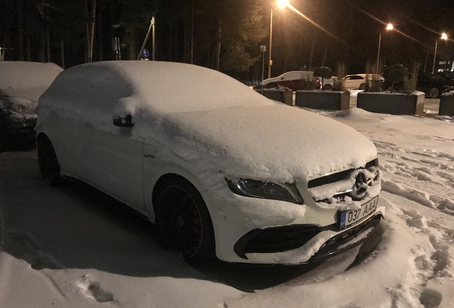 Mercedes-AMG A 45 W176 2015