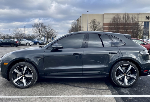 Porsche 95B Macan GTS MkIII