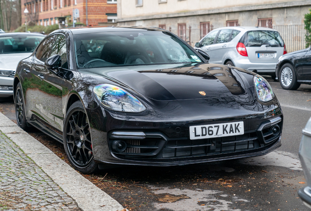 Porsche 971 Panamera Turbo