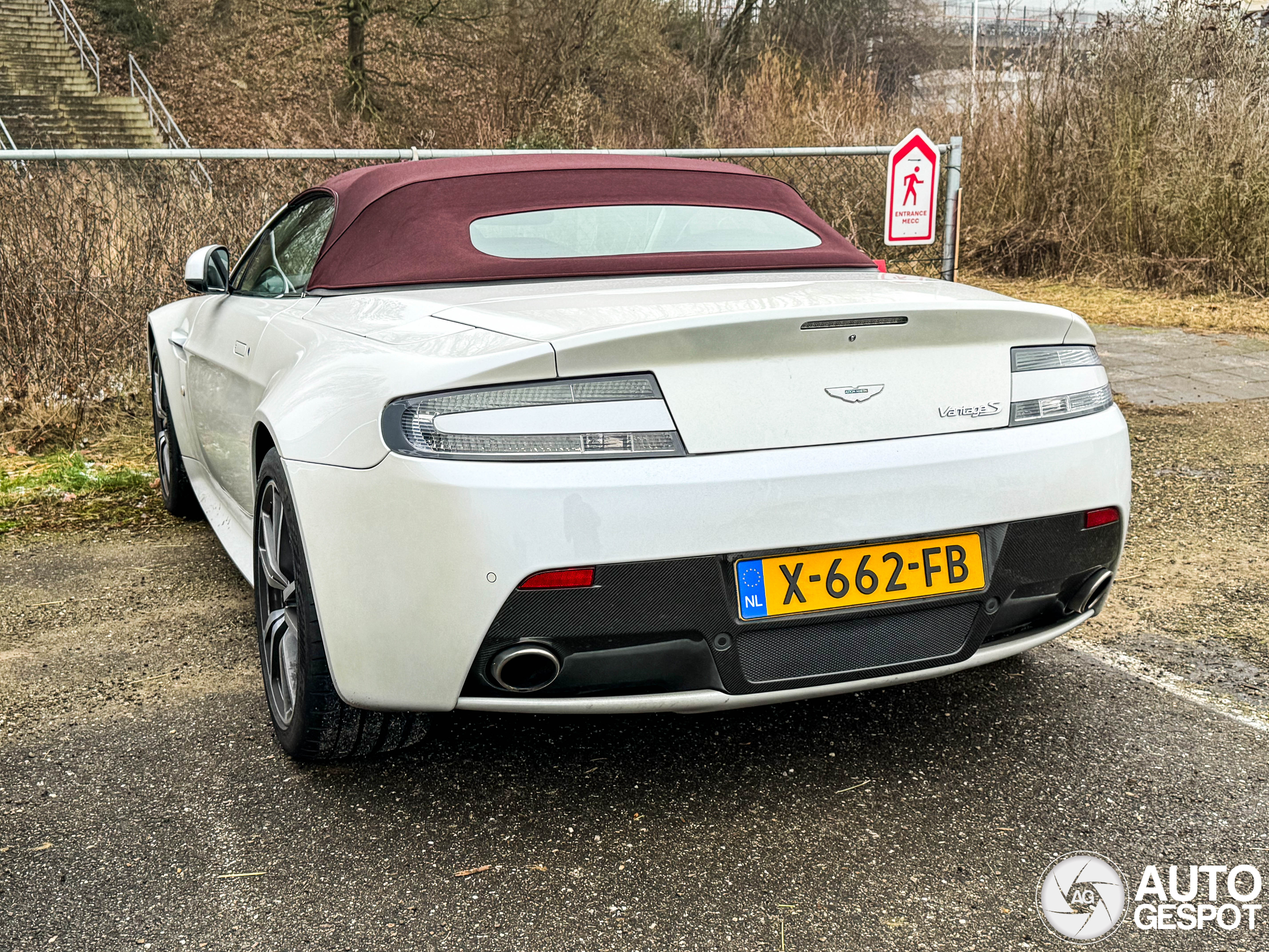 Aston Martin V8 Vantage S Roadster