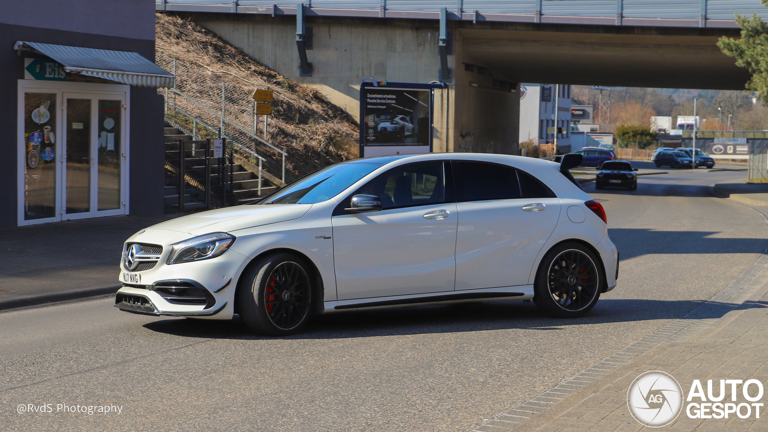 Mercedes-AMG A 45 W176 2015