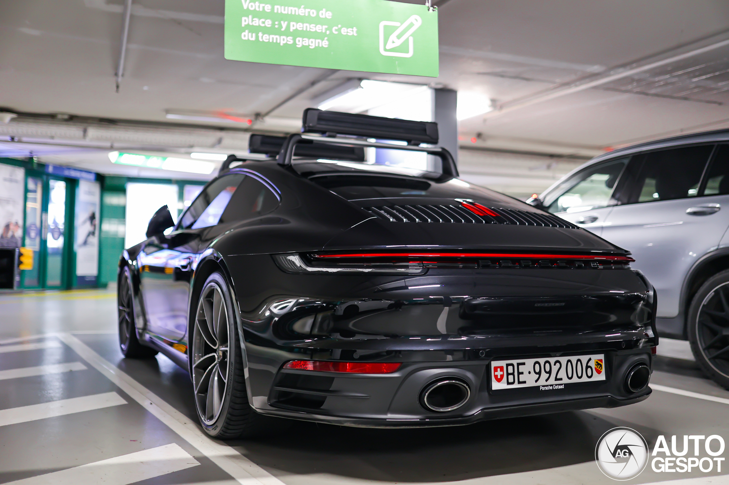 Porsche 992 Carrera 4S