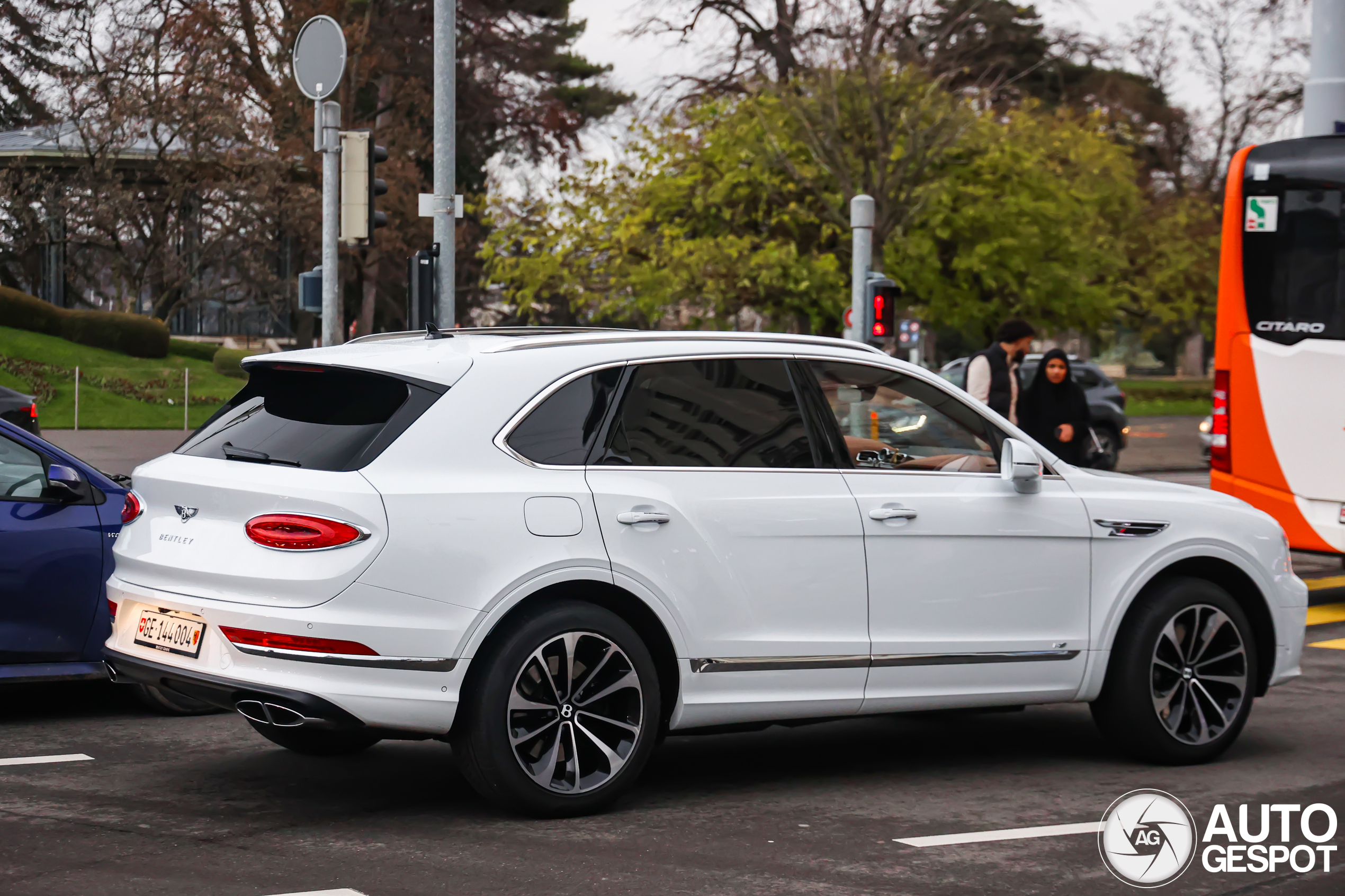 Bentley Bentayga V8 2021