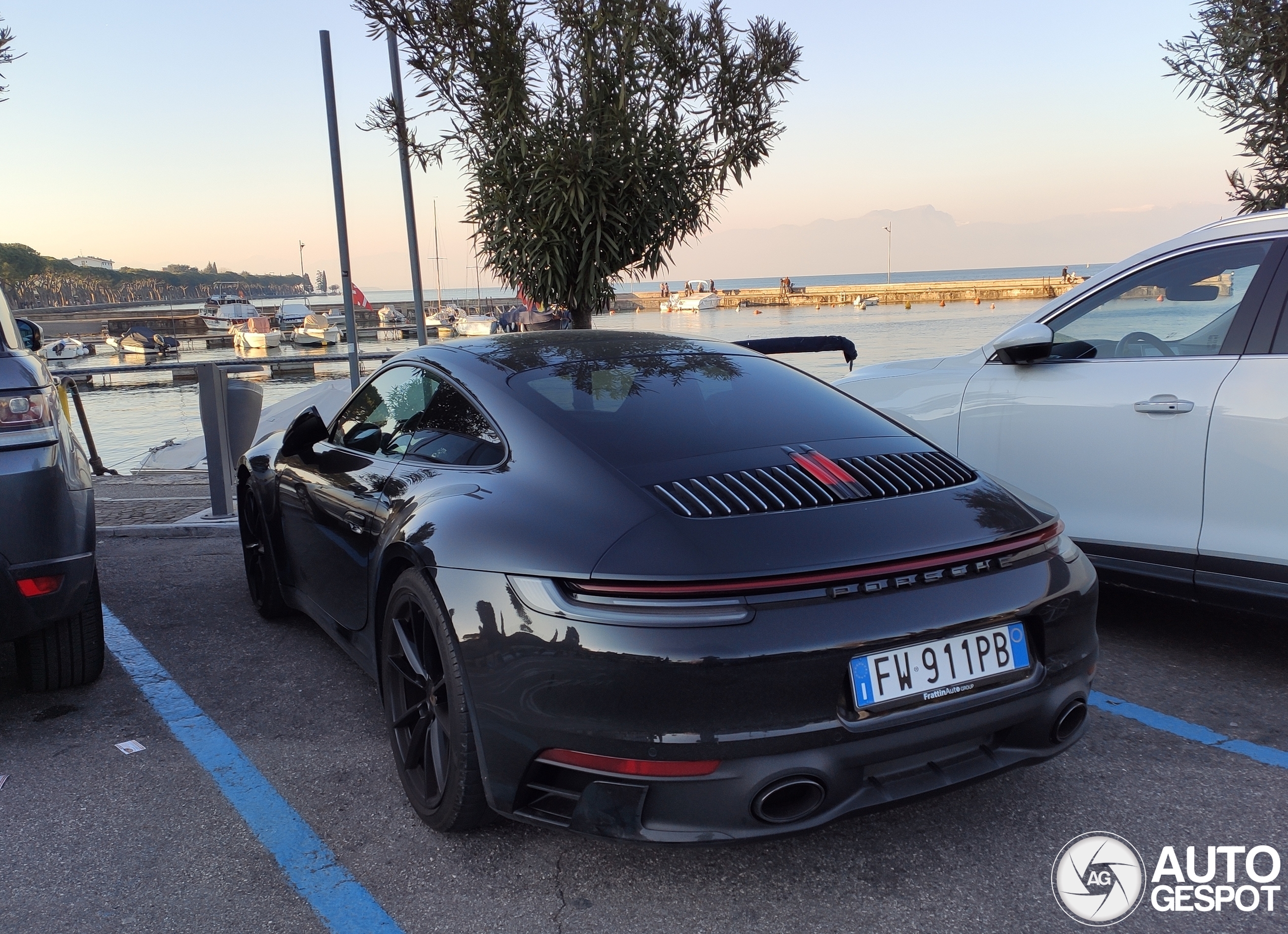 Porsche 992 Carrera 4S