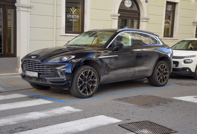 Aston Martin DBX