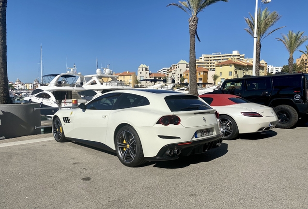 Ferrari GTC4Lusso