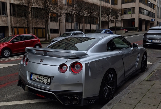 Nissan GT-R 2017