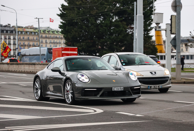 Porsche 992 Carrera 4S