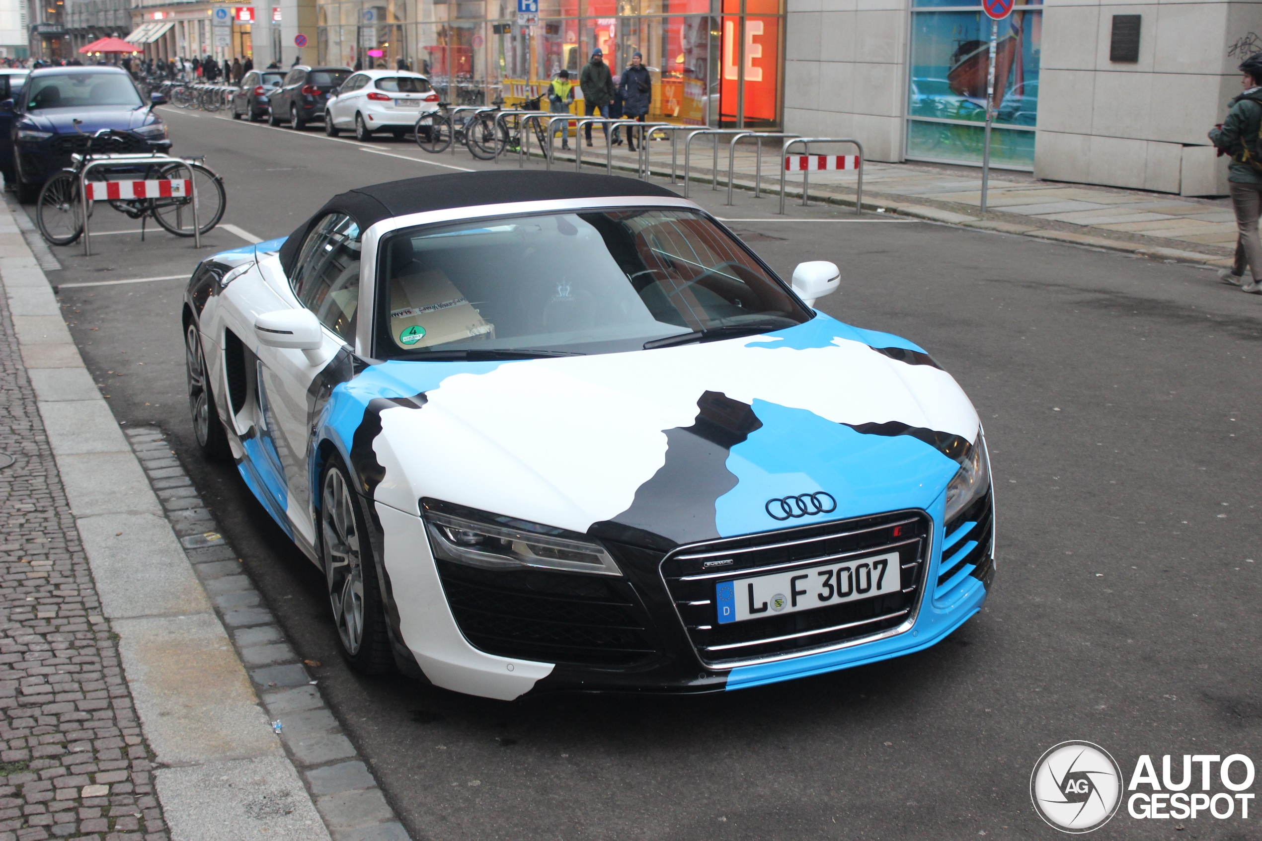 Audi R8 V10 Spyder 2013