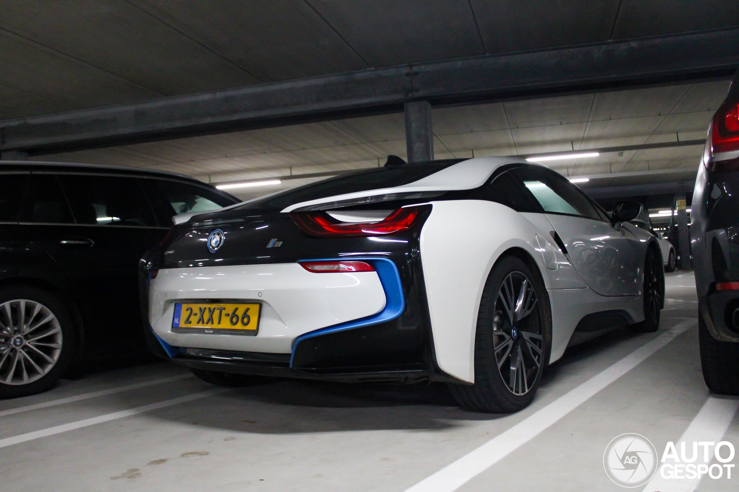 BMW i8