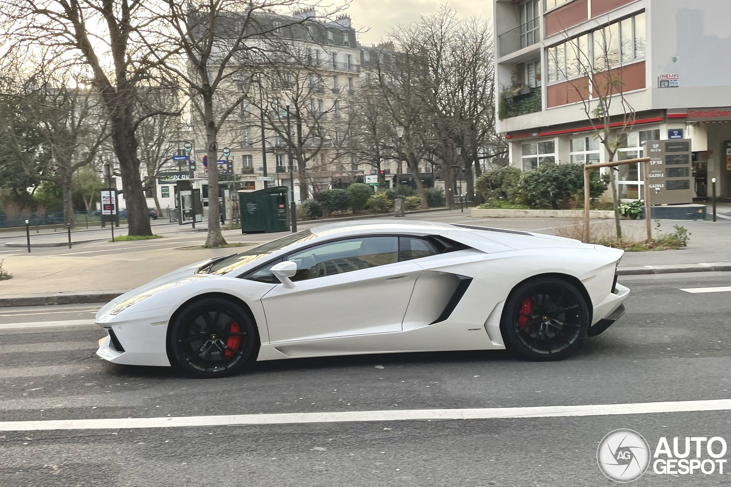 Lamborghini Aventador LP700-4