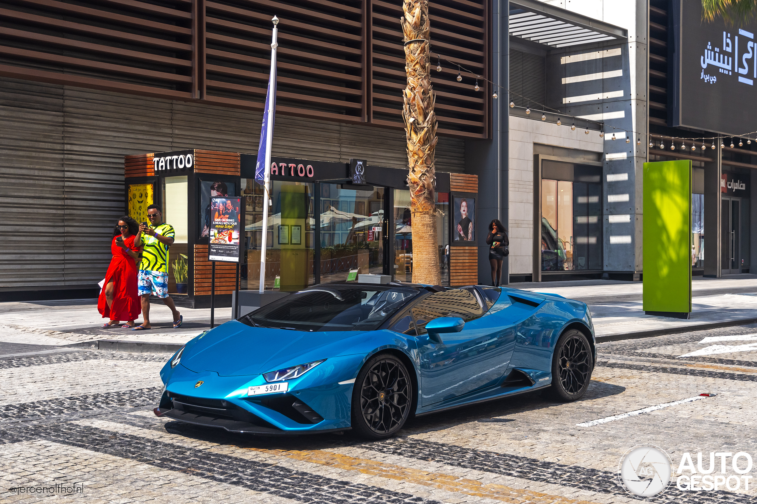 Bloedmooie Lamborghini Huracan straalt in Dubai