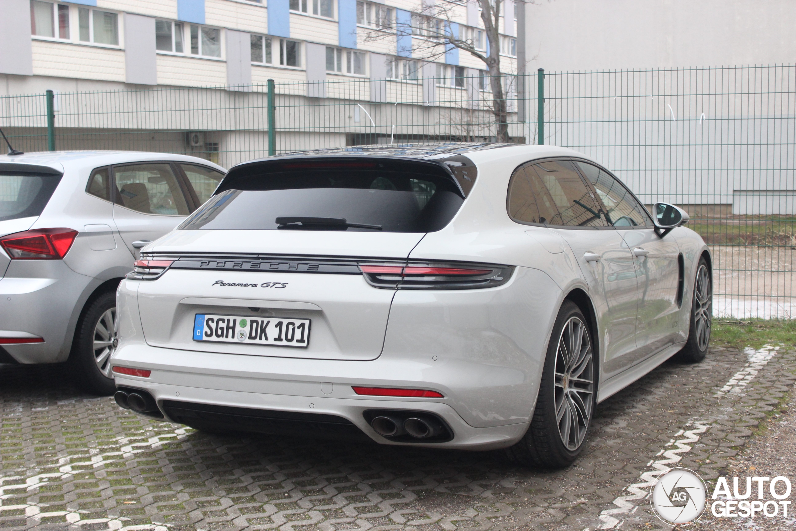 Porsche 971 Panamera GTS Sport Turismo